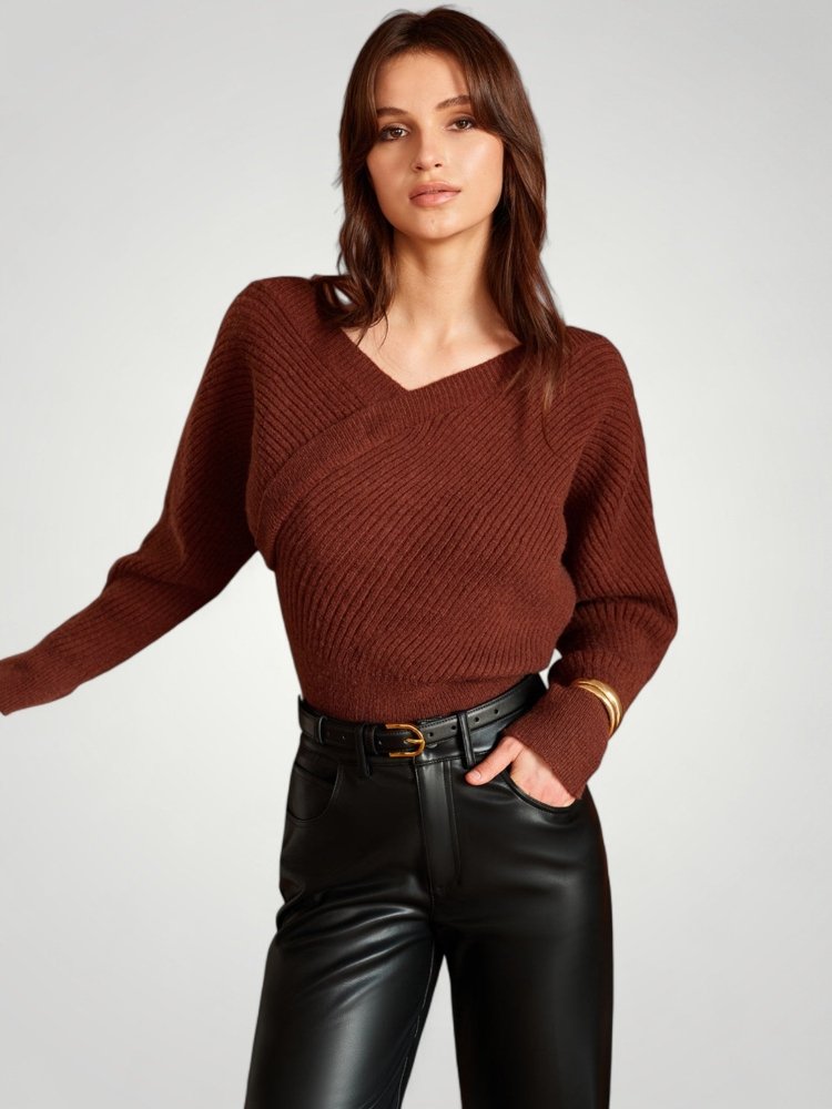 Langer Pullover mit Asymmetrischem Design - Aurivio Mode