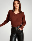 Langer Pullover mit Asymmetrischem Design - Aurivio Mode