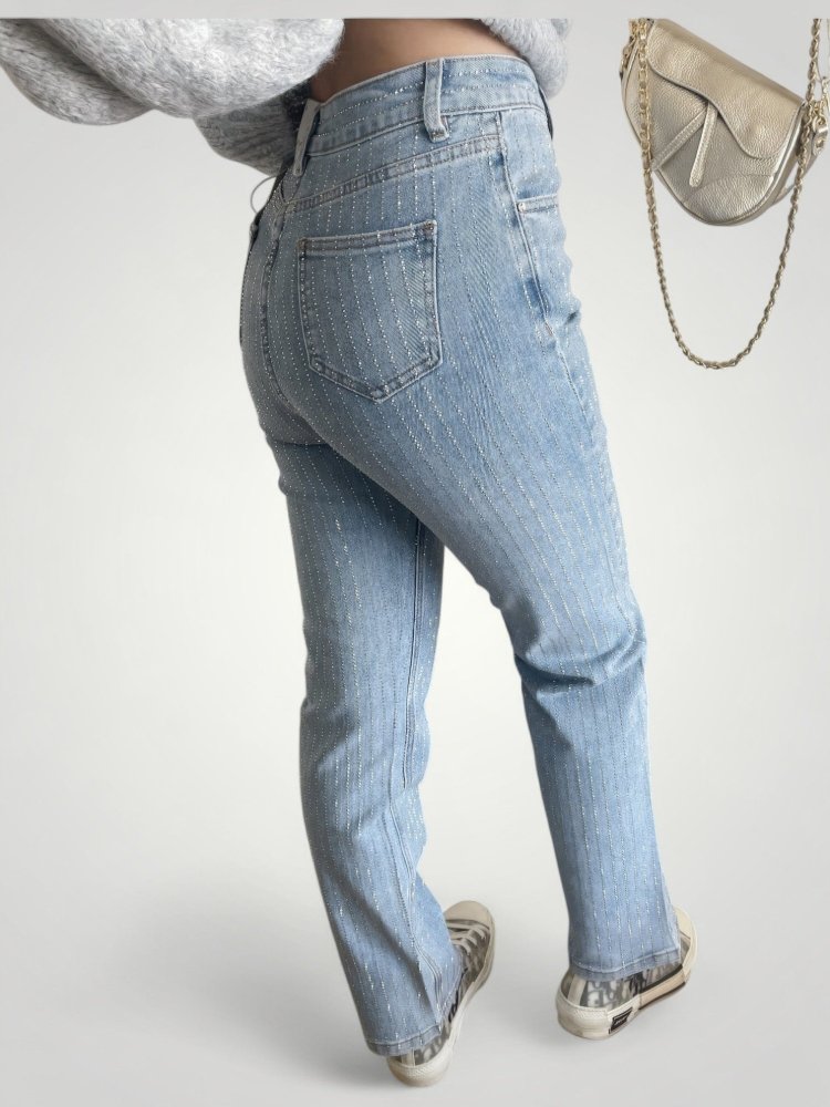 Hochtaillierte Glamour - Jeans mit Schmeichelhaftem Schnitt - Aurivio Mode