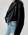 Kurze Damenjacke mit Elegantem Revers - Aurivio Mode